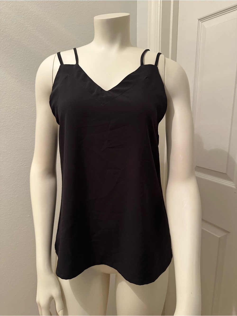 Heidi Houston Women's Black Double-Strap V-Neck Camisole small